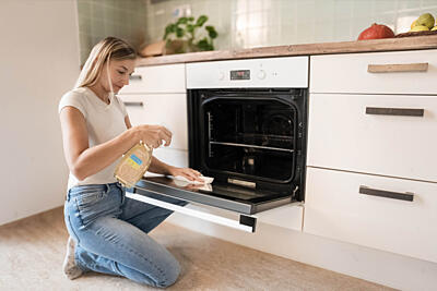 Jak vyčistit troubu – snadno a bez zbytečné chemie